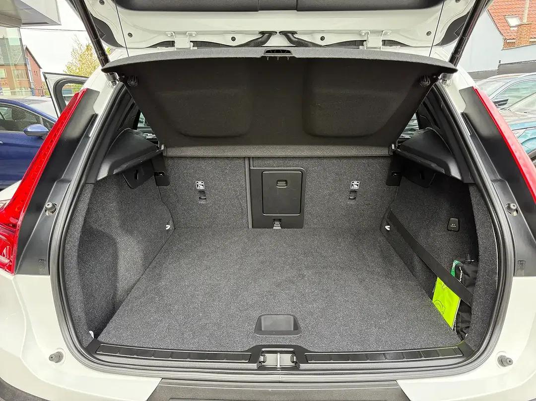 Volvo XC40 T2 1.5 - foto 15