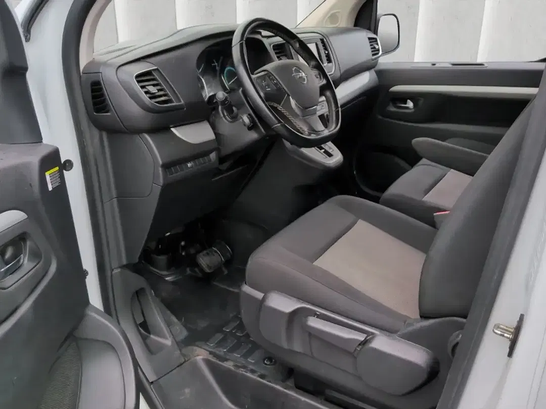 Opel Vivaro - Thumbnail 4