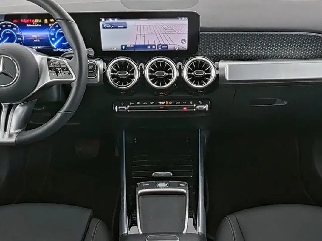 Mercedes-Benz EQB 250 - Thumbnail 4