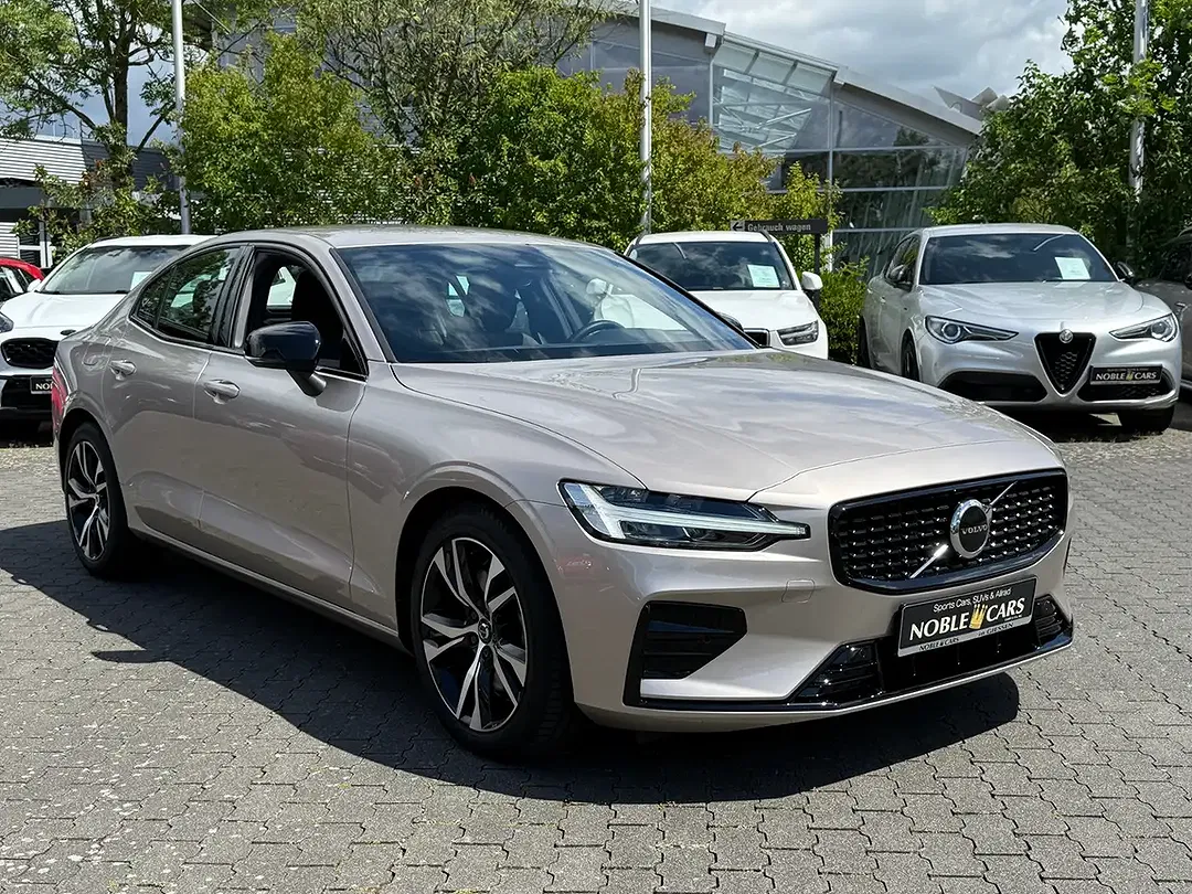 Volvo S60 B5 AWD Plus Dark - foto 1