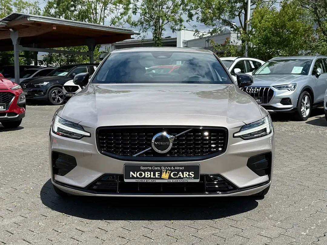 Volvo S60 B5 AWD Plus Dark - foto 2