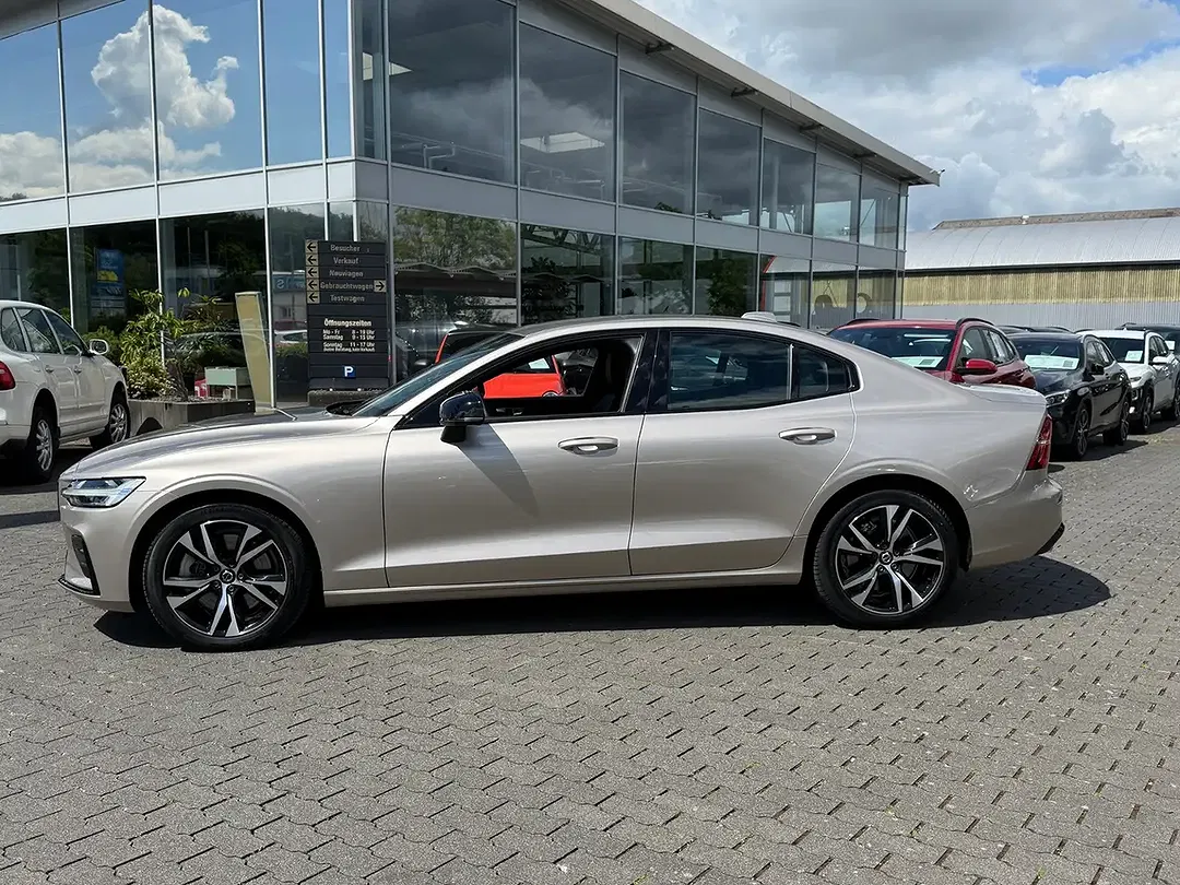 Volvo S60 B5 AWD Plus Dark - Thumbnail 4
