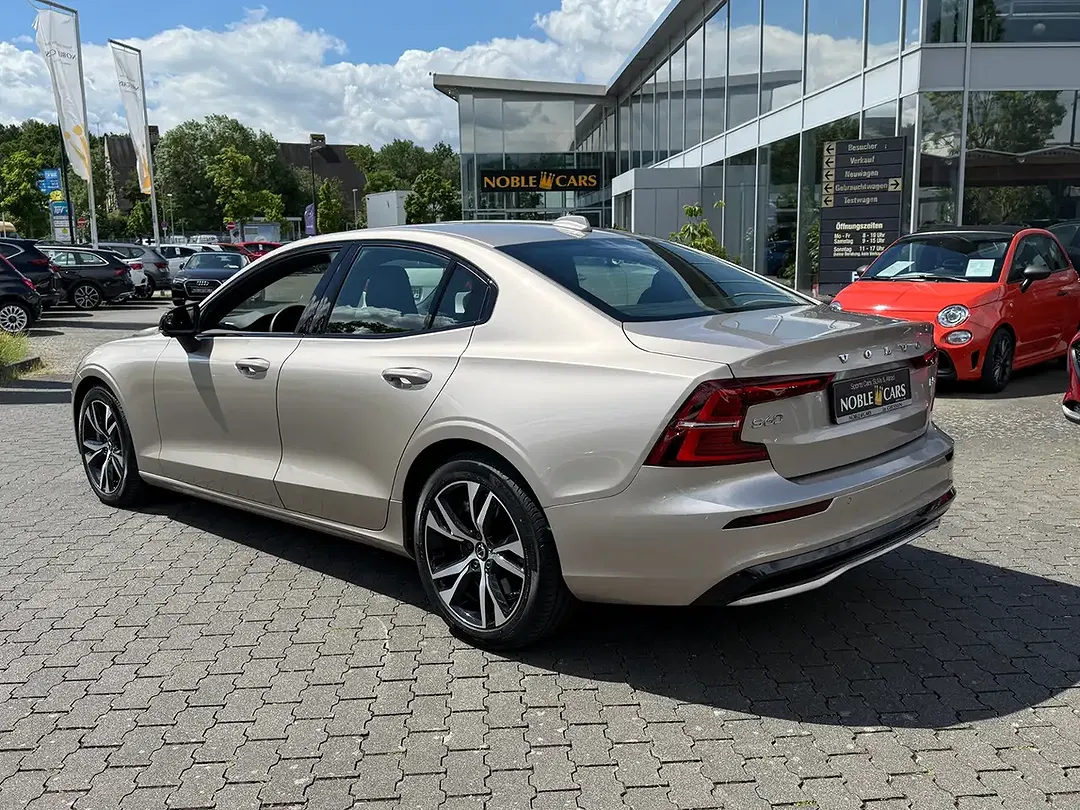 Volvo S60 B5 AWD Plus Dark - Thumbnail 5