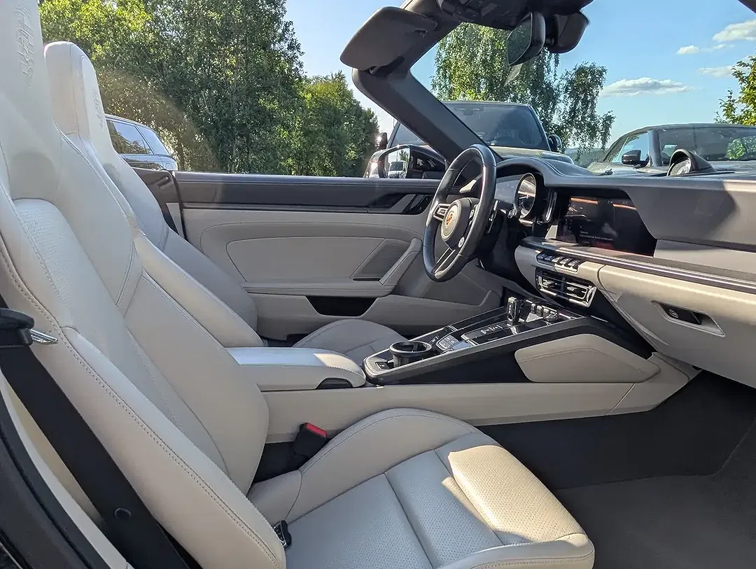 Porsche 992 Sport Chrono Carrera Cabriolet - Thumbnail 13