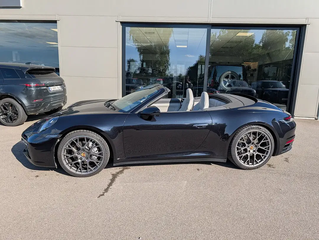 Porsche 992 Sport Chrono Carrera Cabriolet - Thumbnail 3