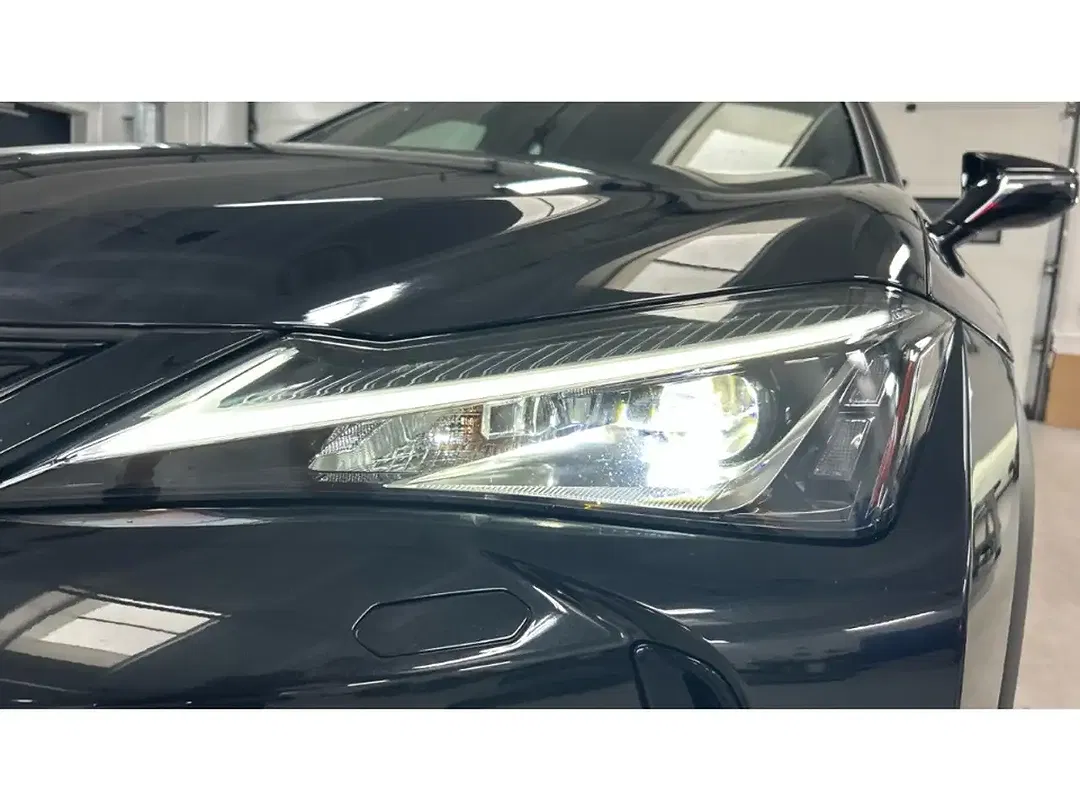 Lexus UX 300e Premium - Thumbnail 17