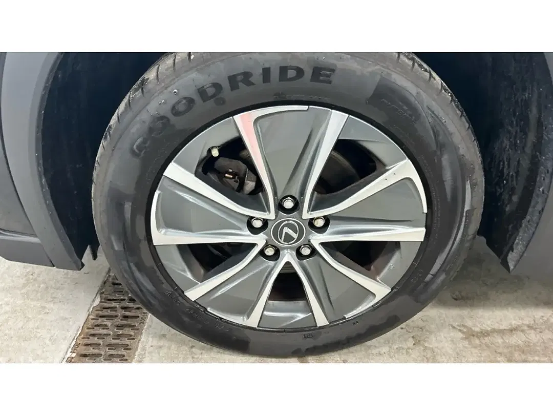 Lexus UX 300e Premium - foto 24