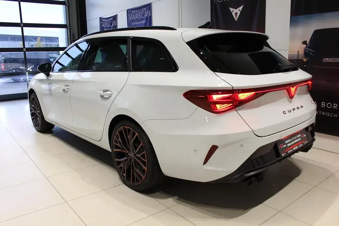 CUPRA Leon 4Drive Matrix LED - Thumbnail 2