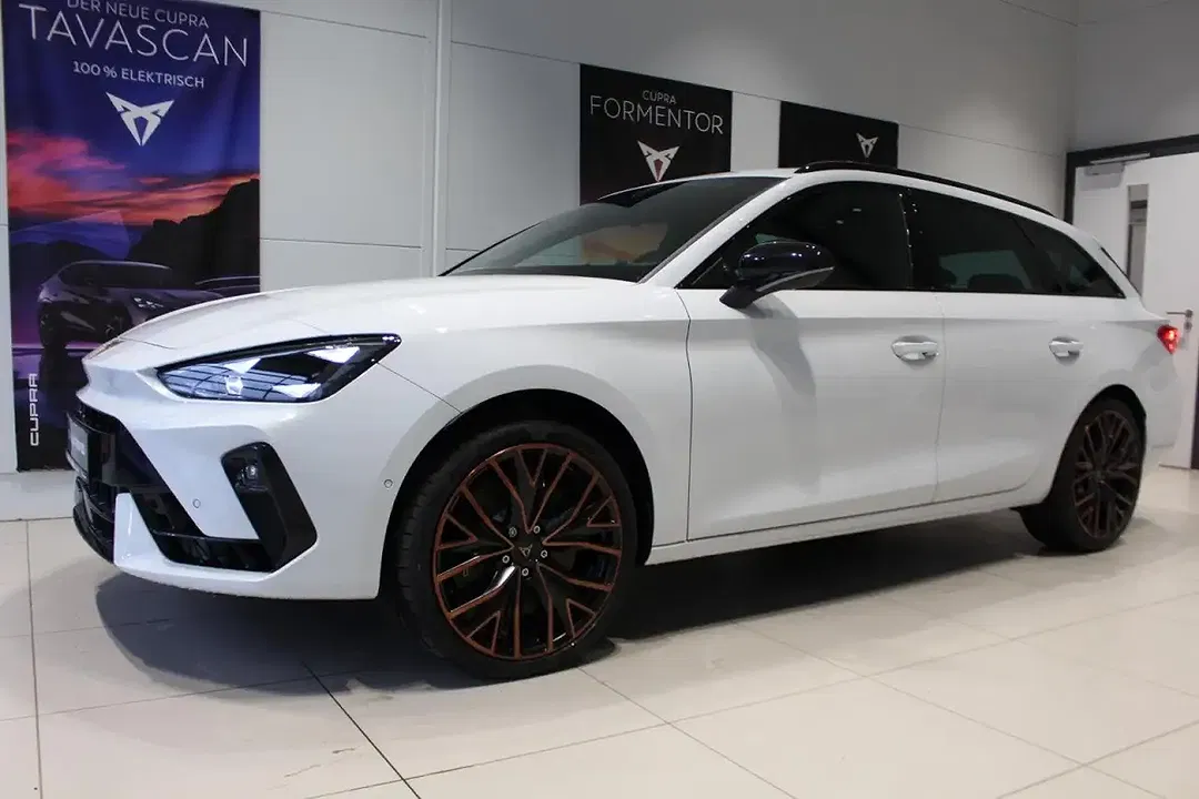 CUPRA Leon 4Drive Matrix LED - Thumbnail 5