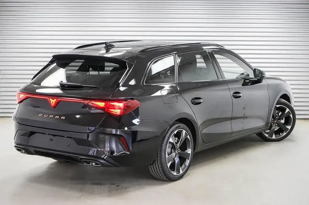 CUPRA Leon 1.5 eTSI DSG Sportstourer - Thumbnail 3