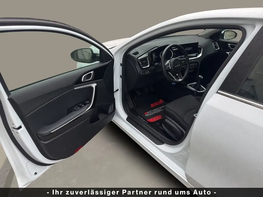 Kia Ceed / cee'd T-GDI Vision - Thumbnail 10