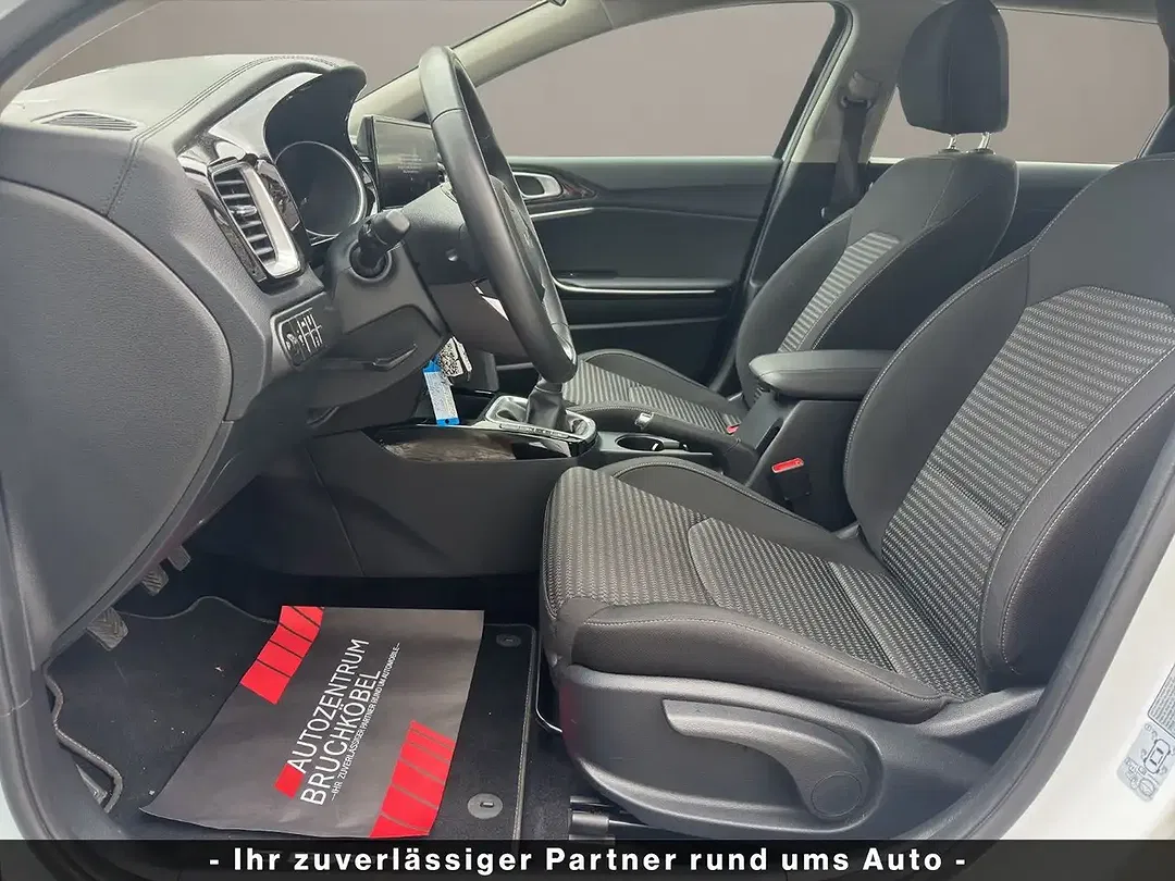 Kia Ceed / cee'd T-GDI Vision - Thumbnail 11