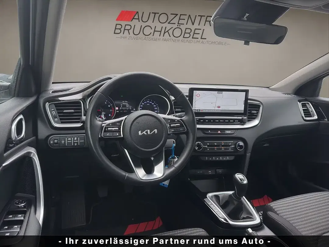 Kia Ceed / cee'd T-GDI Vision - Thumbnail 13