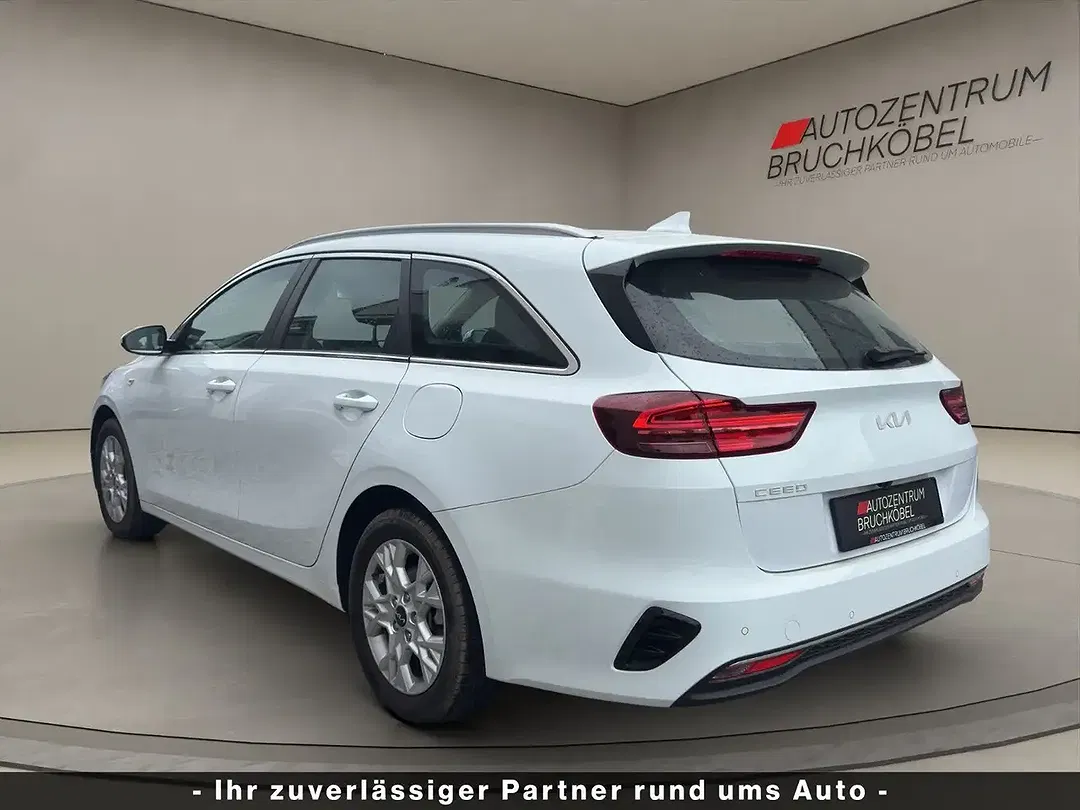 Kia Ceed / cee'd T-GDI Vision - Thumbnail 3