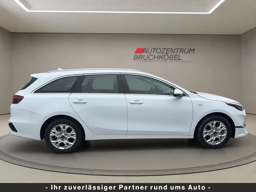 Kia Ceed / cee'd T-GDI Vision - Thumbnail 6