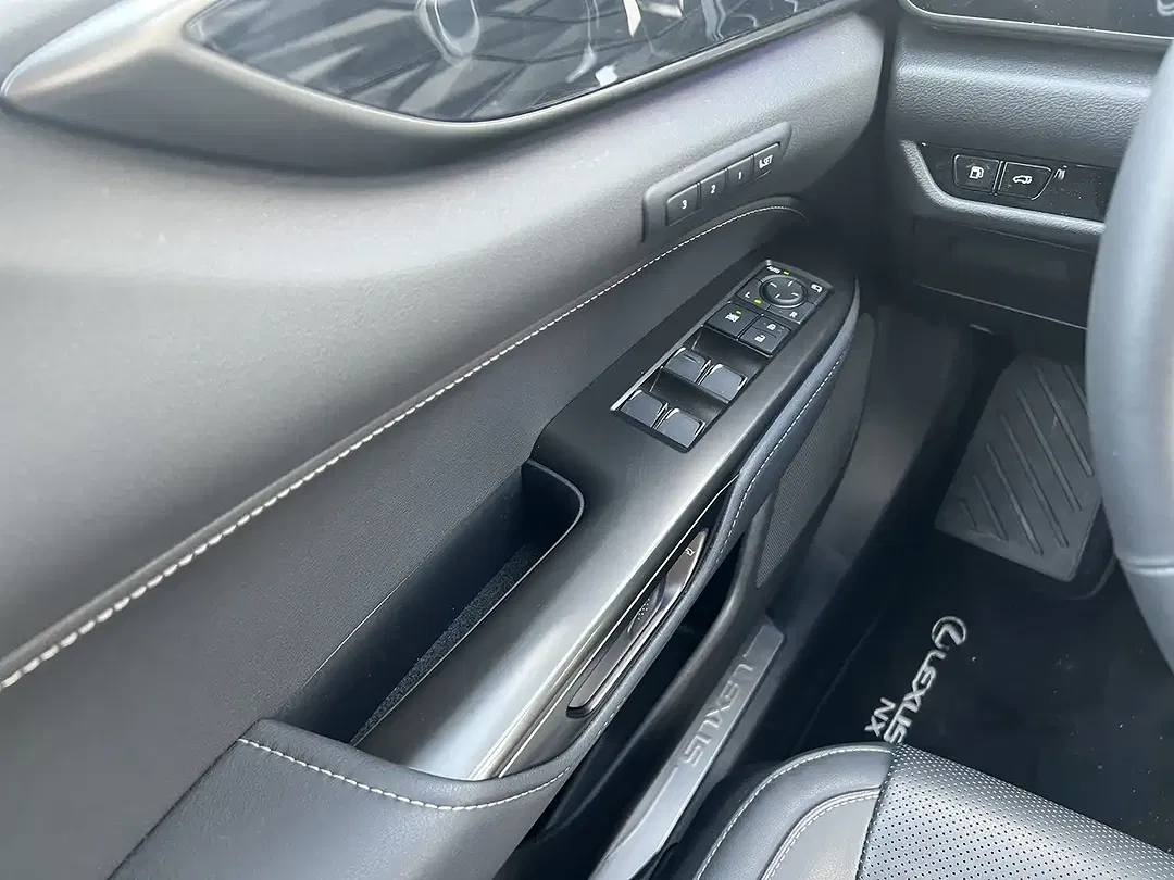 Lexus NX 450h+ Executive - Thumbnail 12