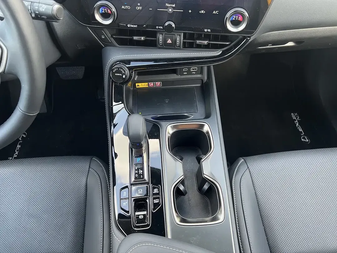 Lexus NX 450h+ Executive - Thumbnail 14