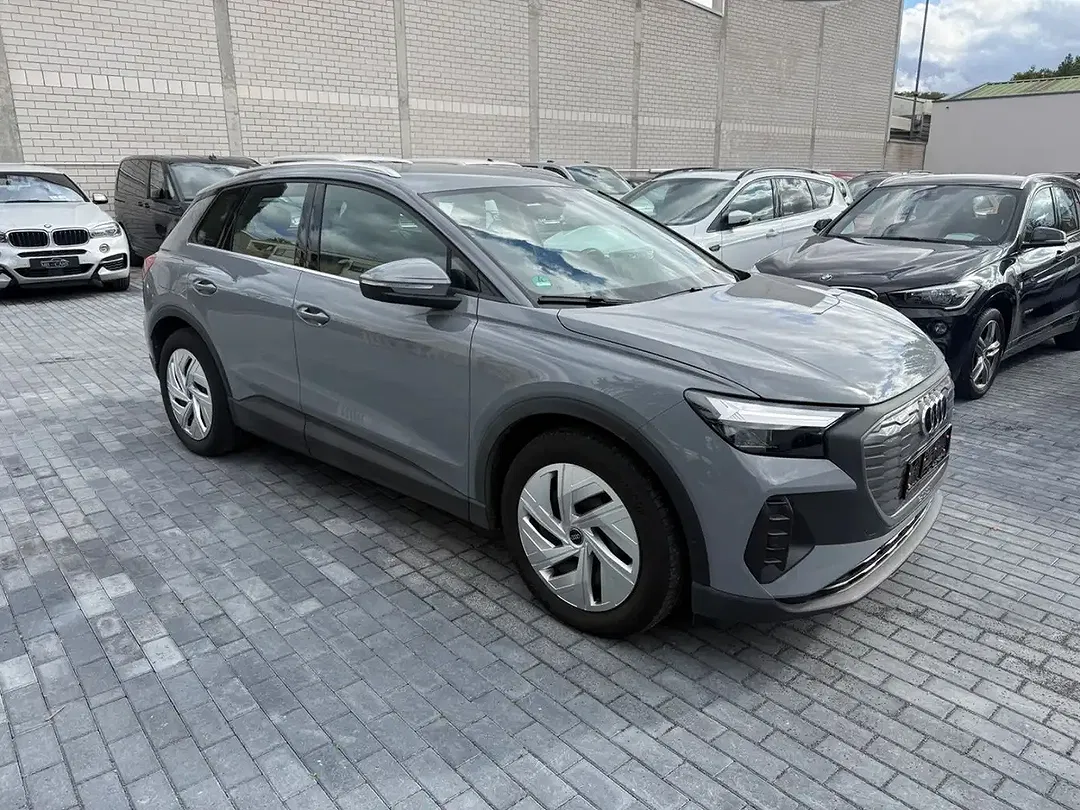 Audi Q4 e-tron 45 quattro - Thumbnail 4