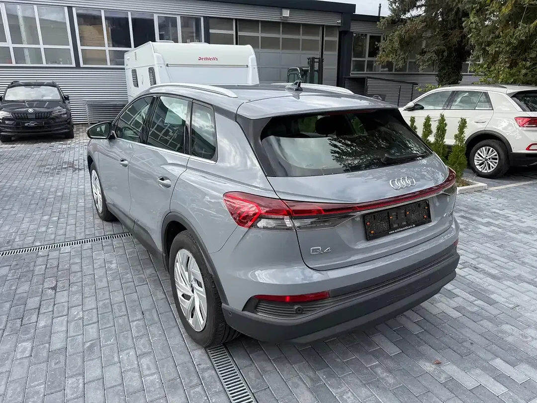 Audi Q4 e-tron 45 quattro - Thumbnail 5