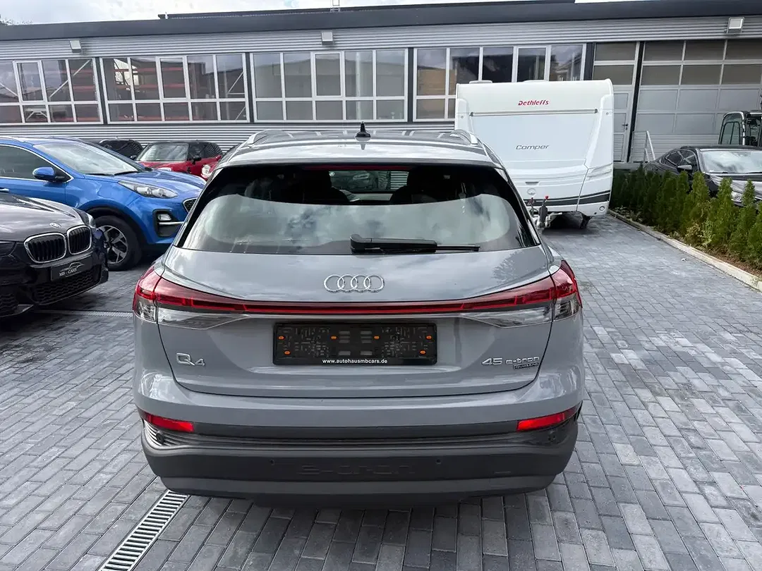 Audi Q4 e-tron 45 quattro - Thumbnail 6