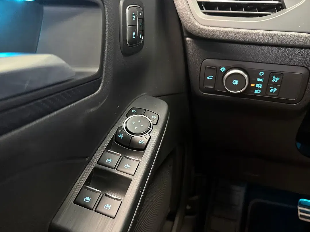 Ford Kuga ST-Line X - Thumbnail 9