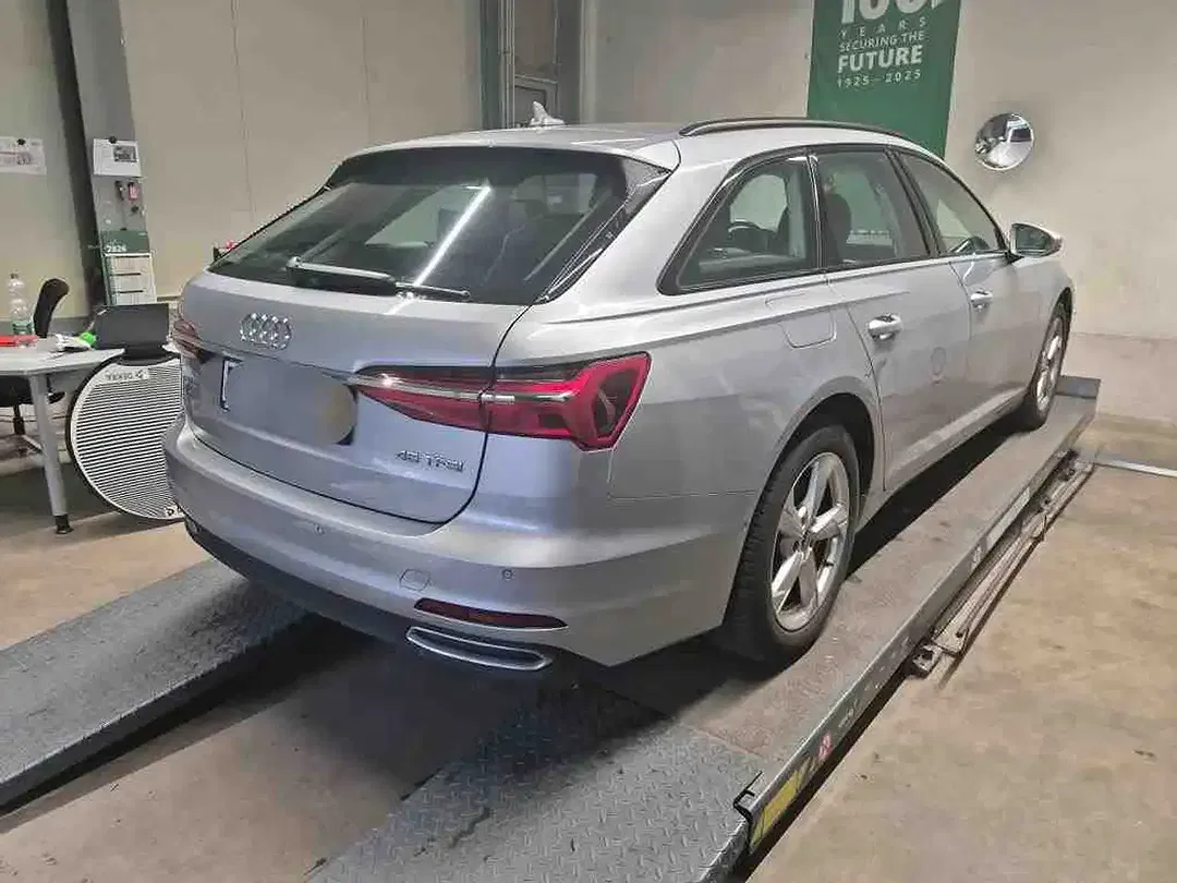 Audi A6 45 TFSI S tronic Avant - Thumbnail 3