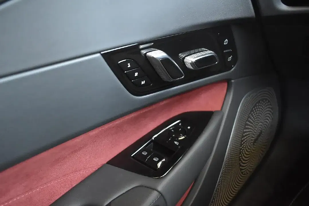 MG Cyberster AWD Xpower - Thumbnail 11
