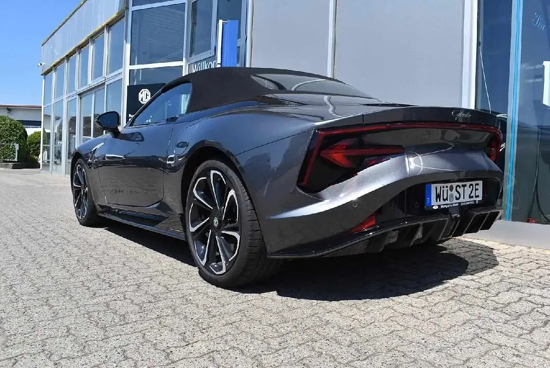 MG Cyberster AWD Xpower - Thumbnail 5