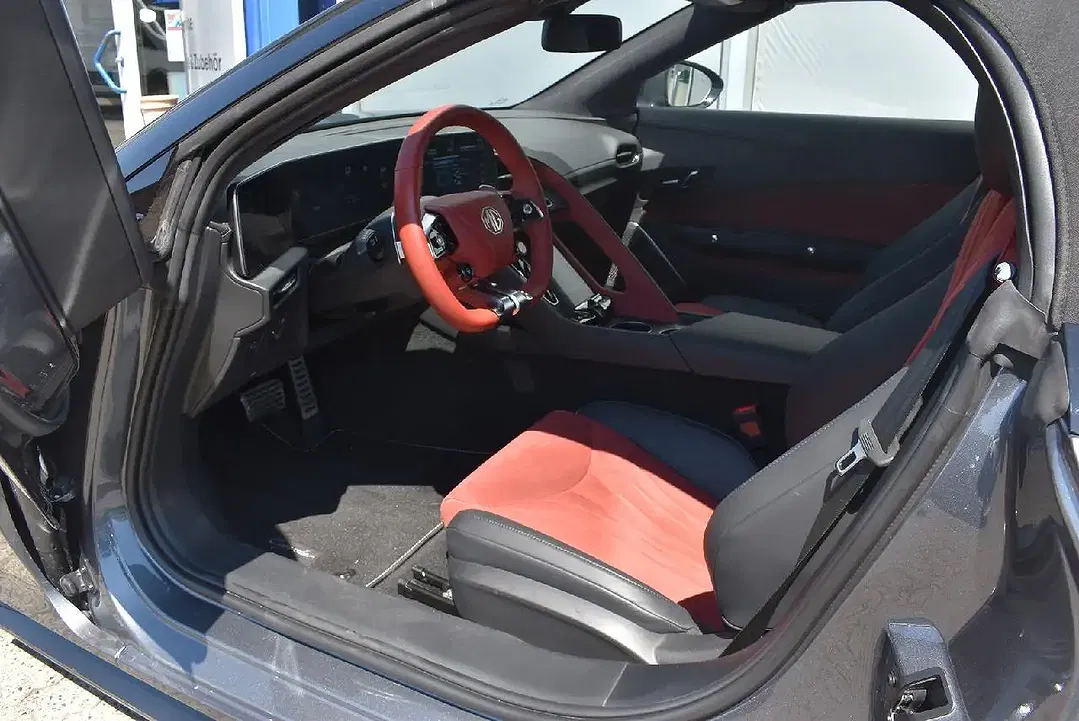 MG Cyberster AWD Xpower - Thumbnail 8