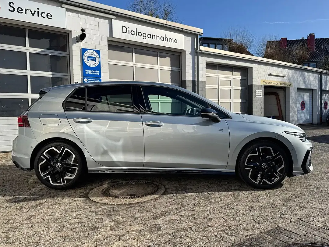 Volkswagen Golf 1.5 TSI R-Line - Thumbnail 4