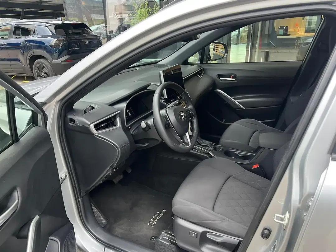 Toyota Corolla Cross Active - Thumbnail 8