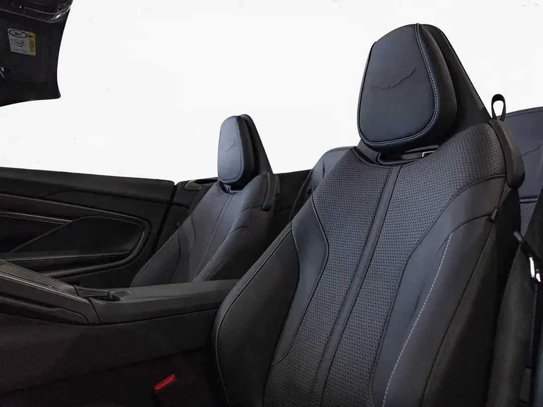 Aston Martin DB12 Volante - Thumbnail 12