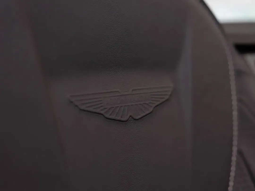 Aston Martin DB12 Volante - Thumbnail 5