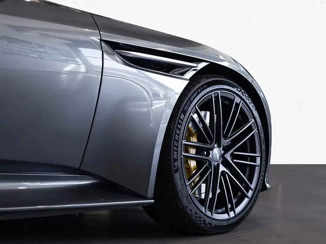 Aston Martin DB12 Volante - Thumbnail 9