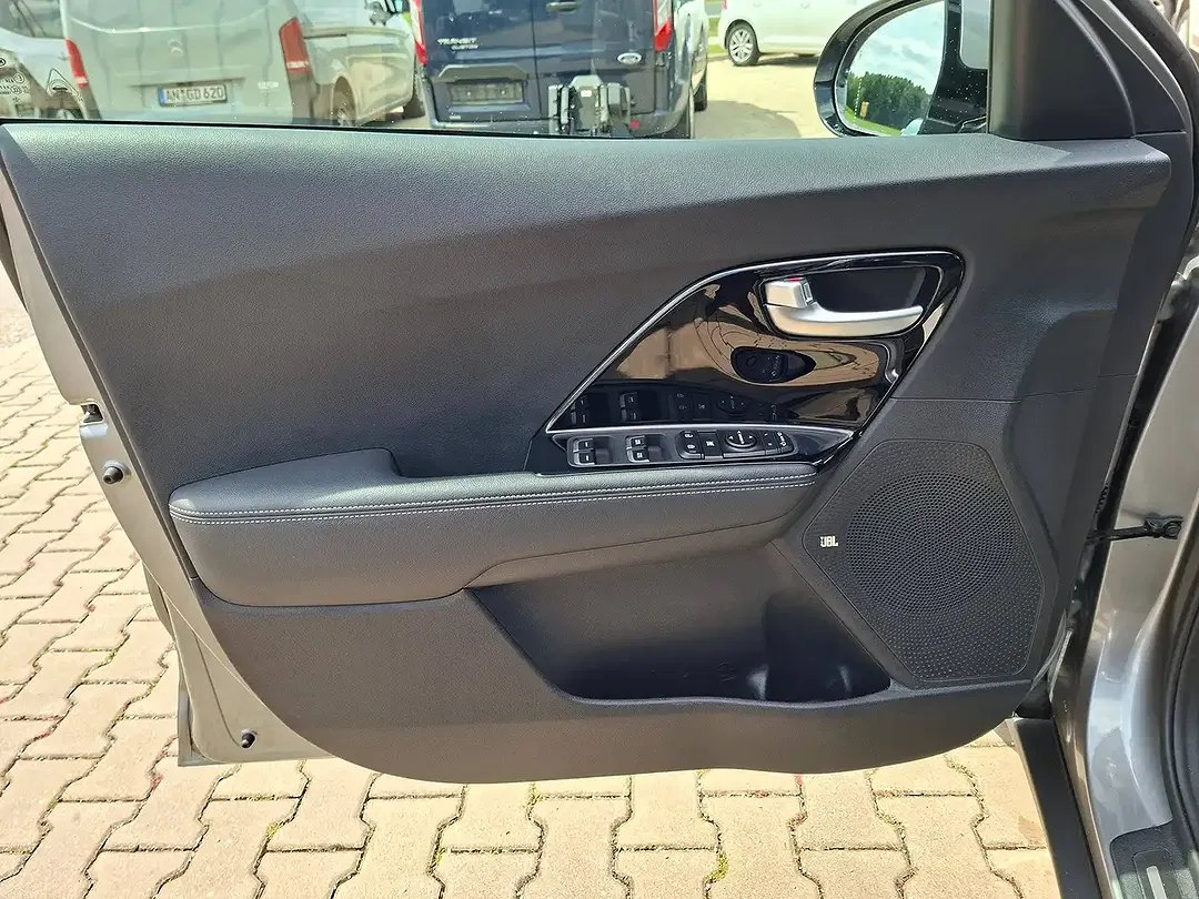 Kia Niro PHEV Hybrid Spirit - Thumbnail 10