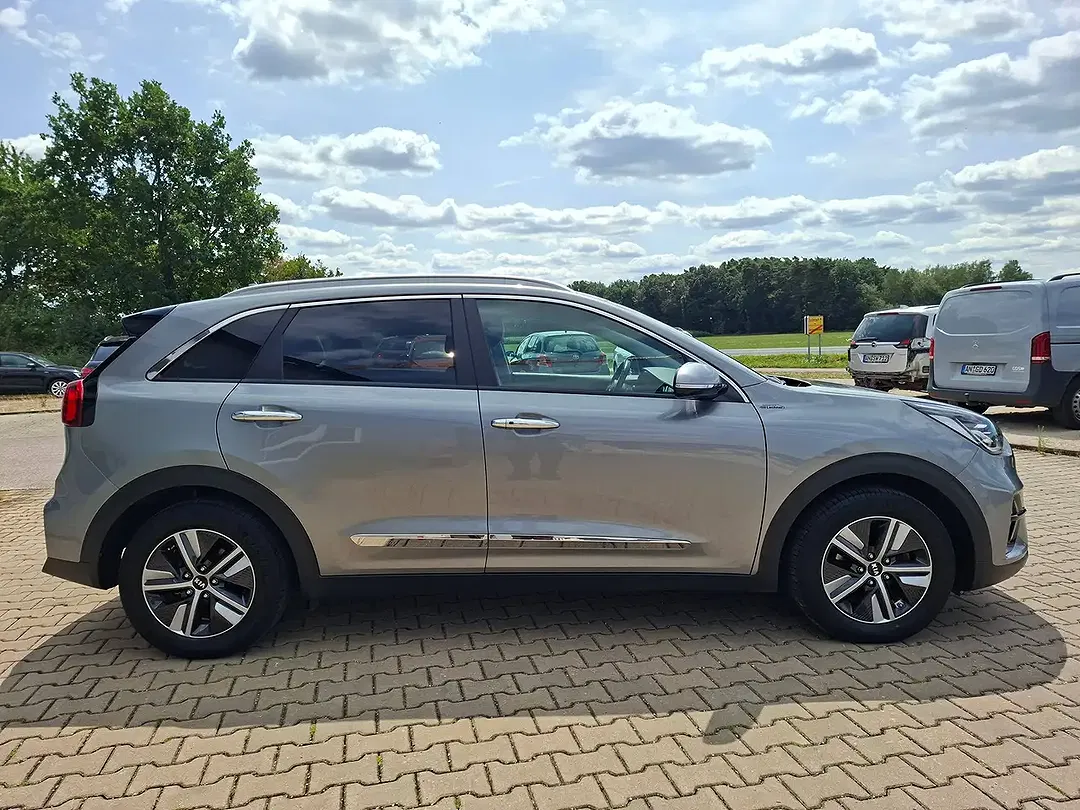 Kia Niro PHEV Hybrid Spirit - Thumbnail 6