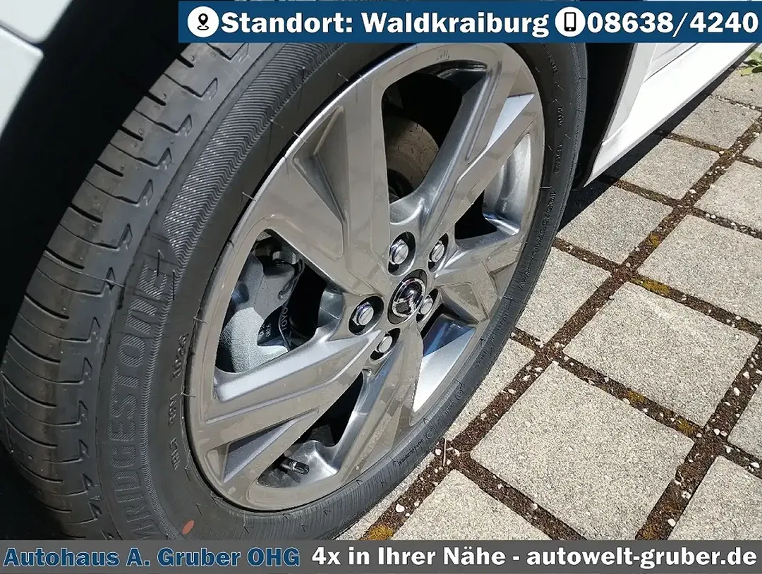 Mazda 2 Hybrid - Thumbnail 10