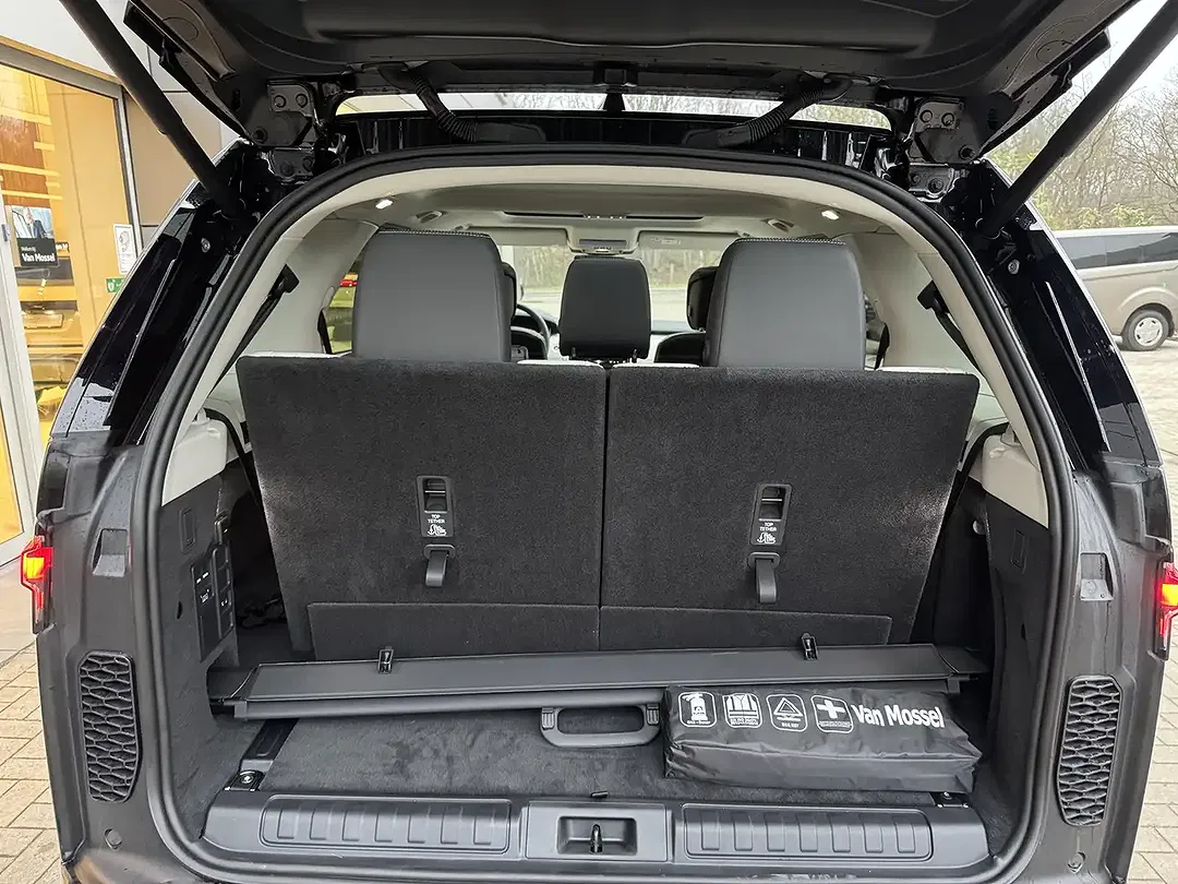 Land Rover Discovery D250 4x4 Dynamic SE - Thumbnail 14