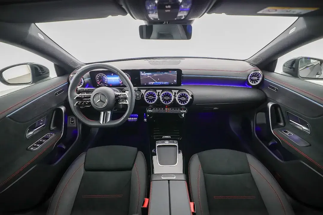 Mercedes-Benz CLA 180 AMG Line - Thumbnail 11