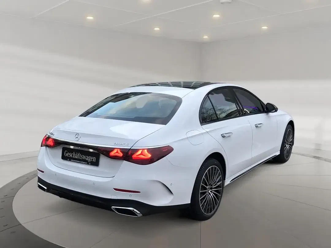 Mercedes-Benz E 450 4MATIC - Thumbnail 2