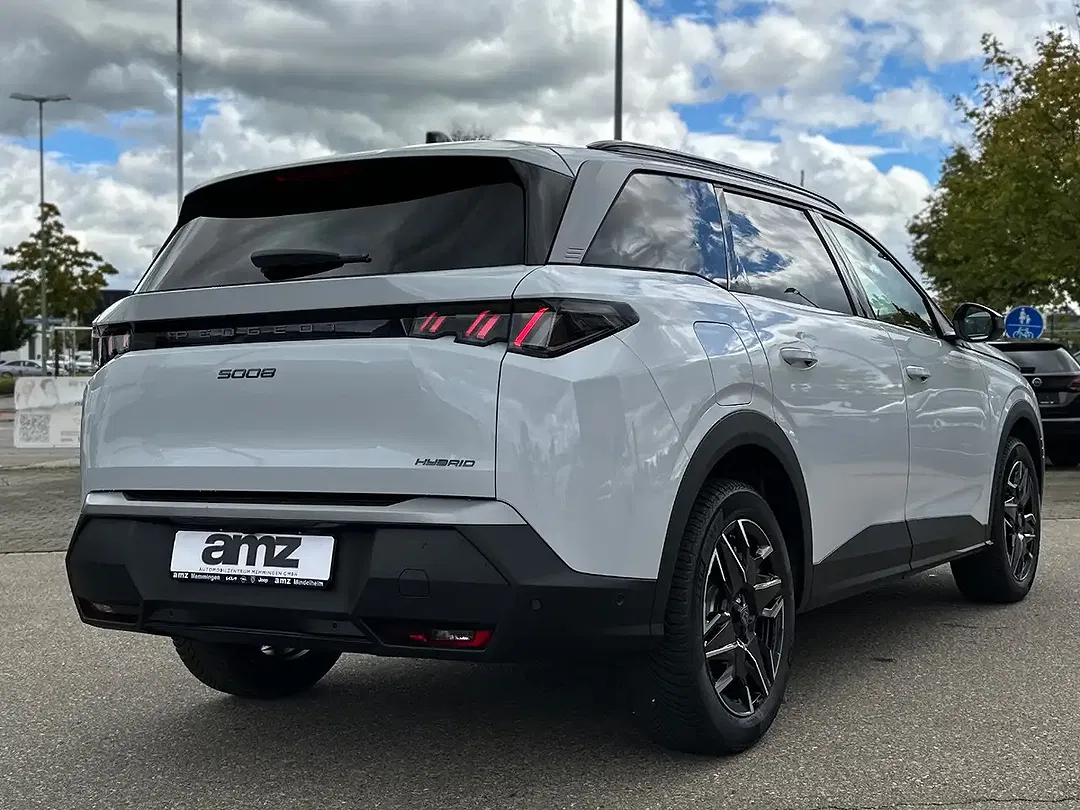 Peugeot 5008 Hybrid - Thumbnail 4