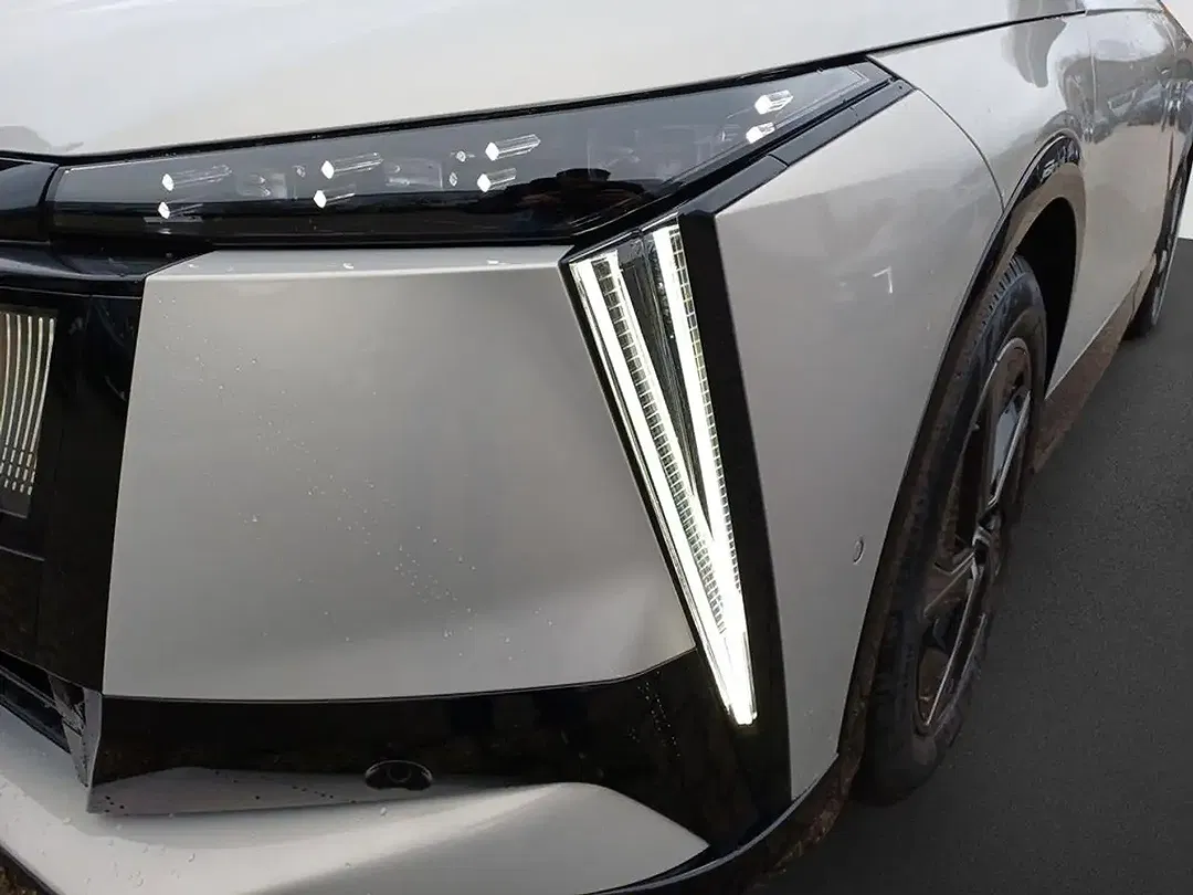 DS Automobiles N°8 - Thumbnail 8