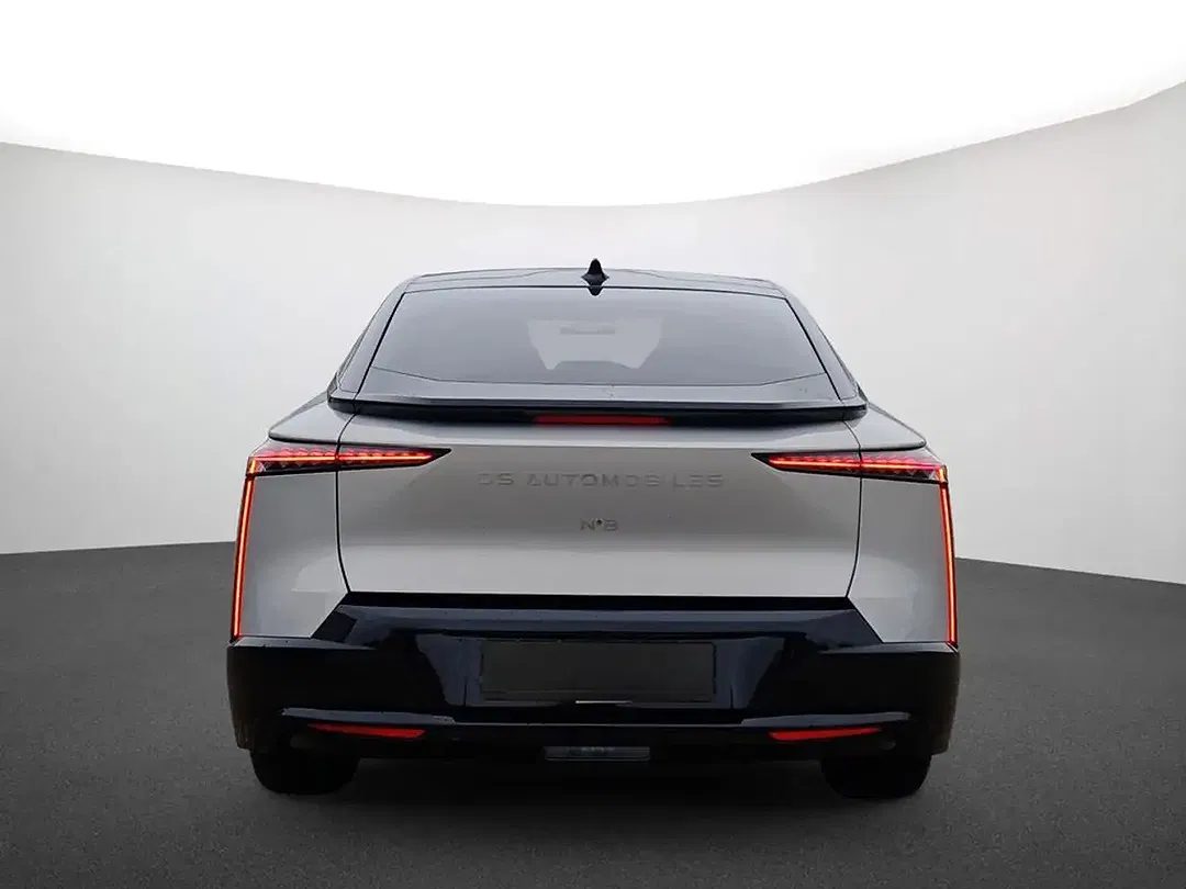 DS Automobiles N°8 - Thumbnail 3