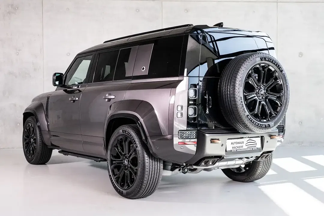 Land Rover Defender 110 - Thumbnail 6