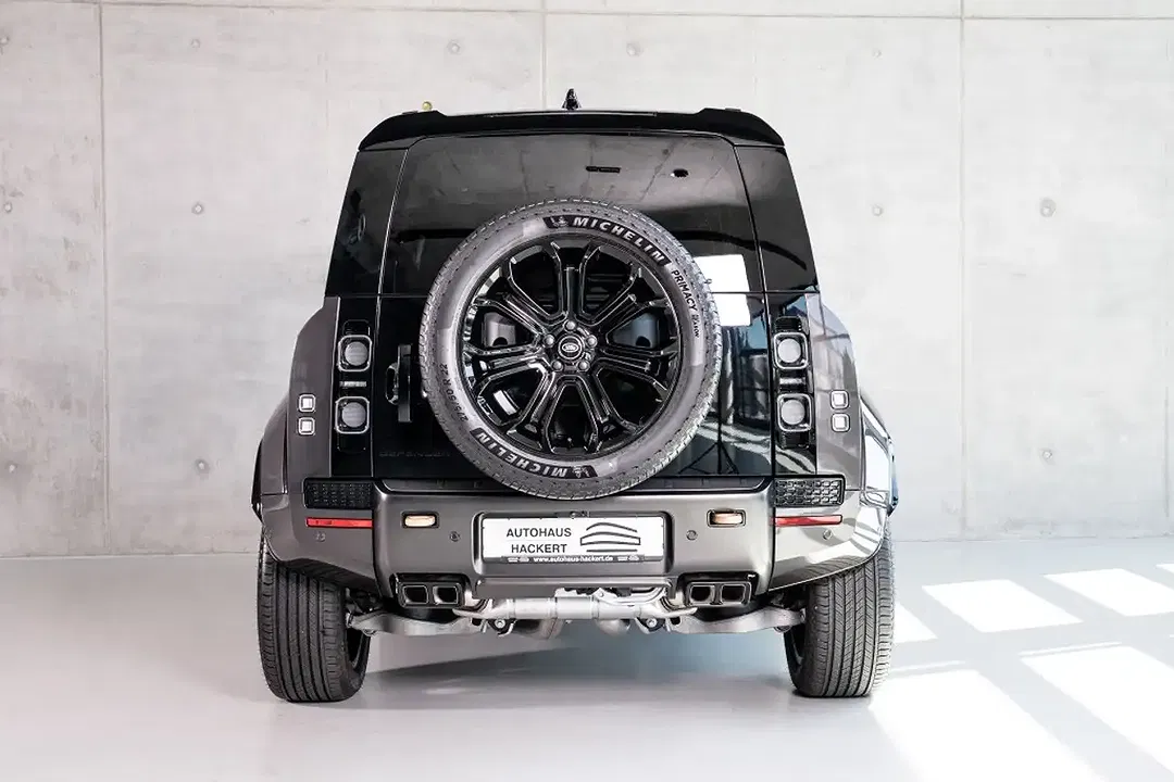 Land Rover Defender 110 - Thumbnail 7