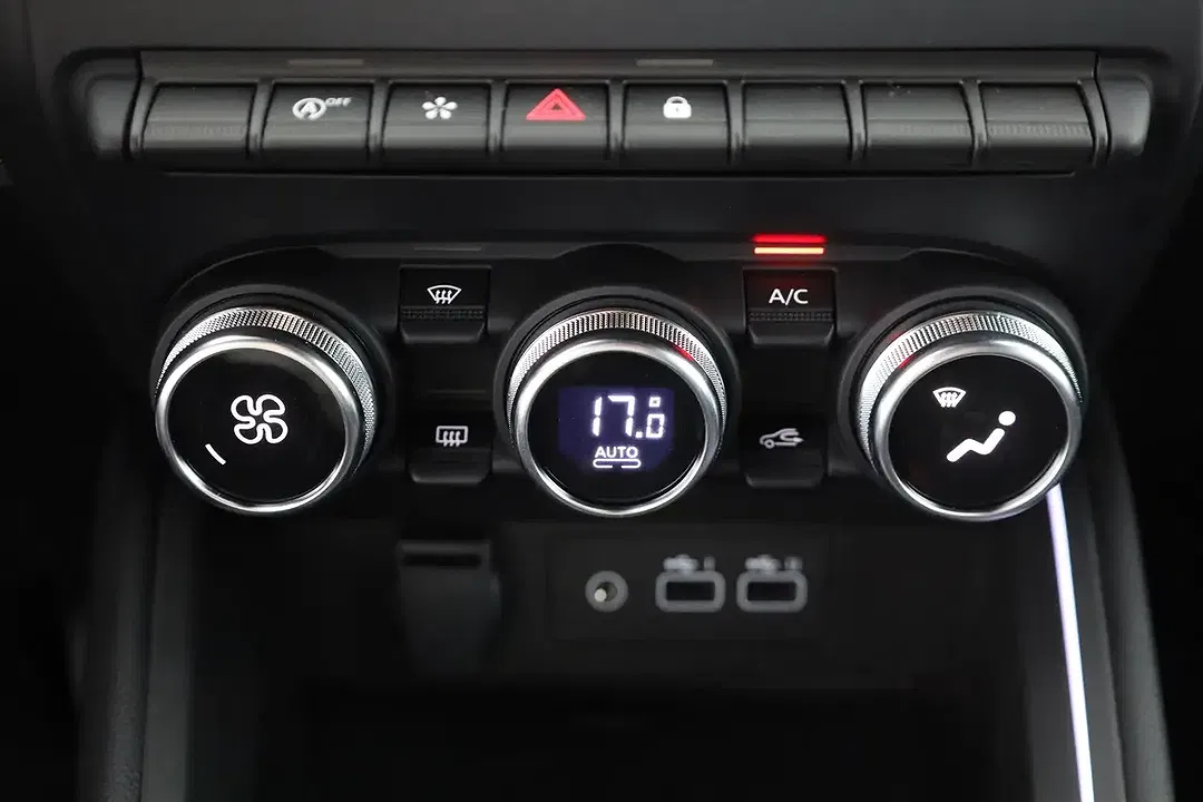 Renault Clio TCe Techno - Thumbnail 11