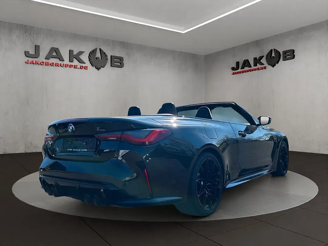 BMW M4 xDrive Competition Convertible - Thumbnail 3