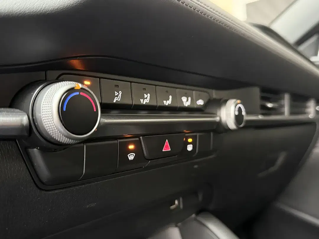 Mazda 3 - Thumbnail 12