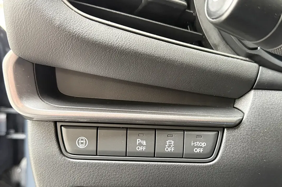 Mazda 3 - Thumbnail 14