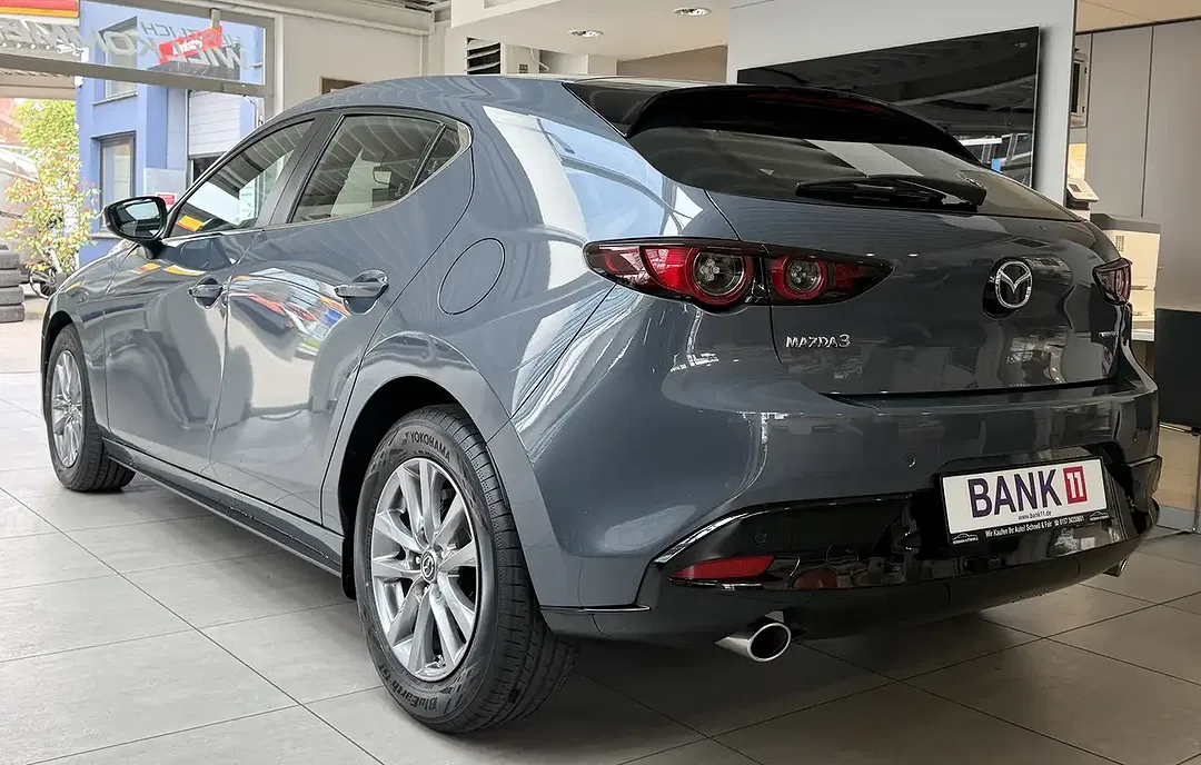 Mazda 3 - Thumbnail 4